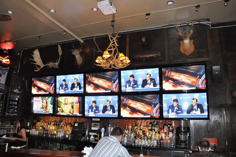 Digital Signage Benefit in Sports Bars