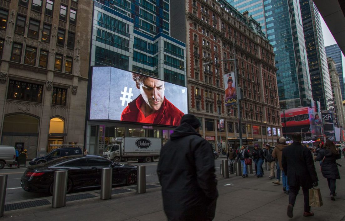 Digital signage news : The Last Jedi uses digital signage to promote