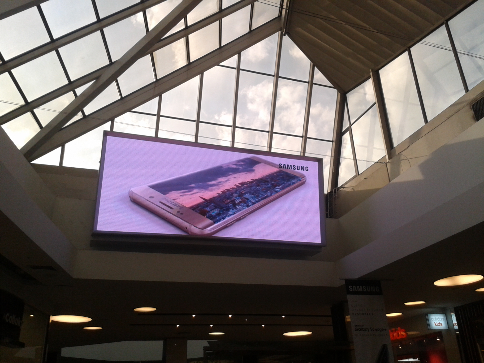 Digital signage mistake: large ad