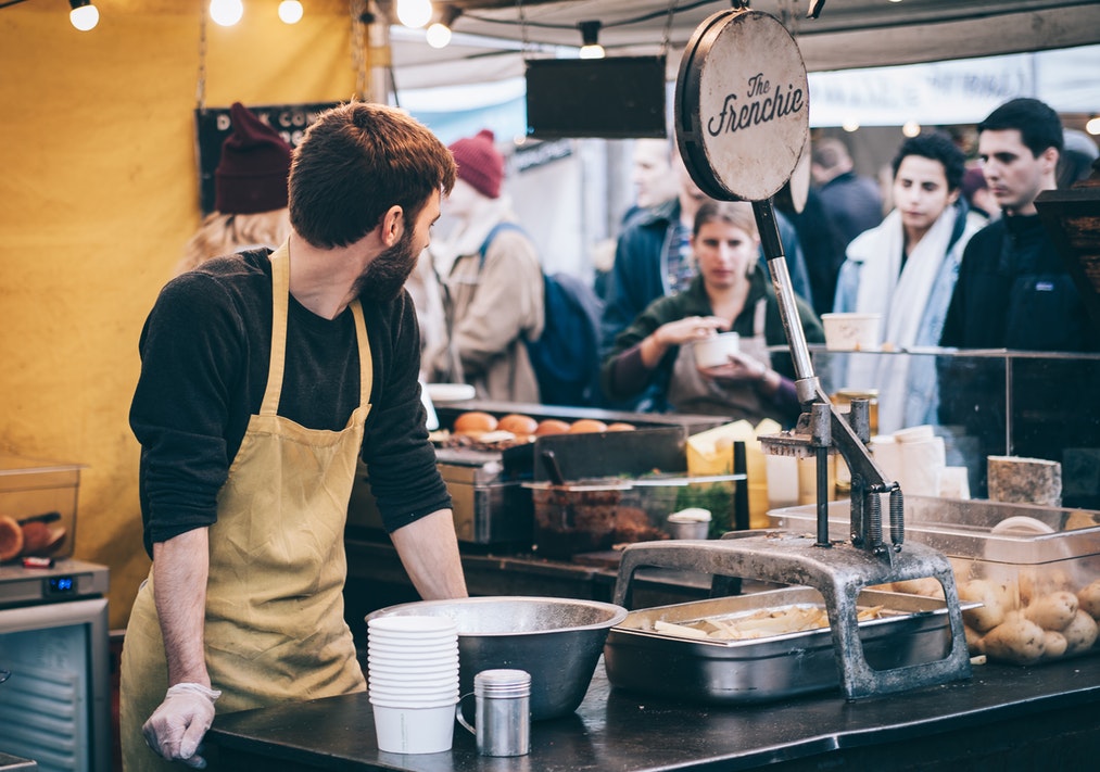 Digital signage customer experience in a busy store