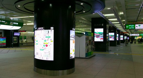 signage-column-display